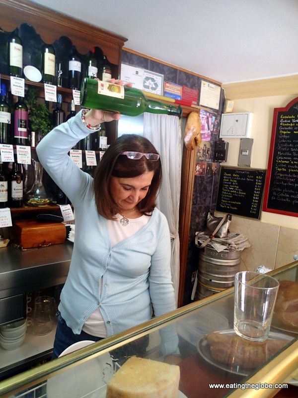 Pouring the cider Madrid food