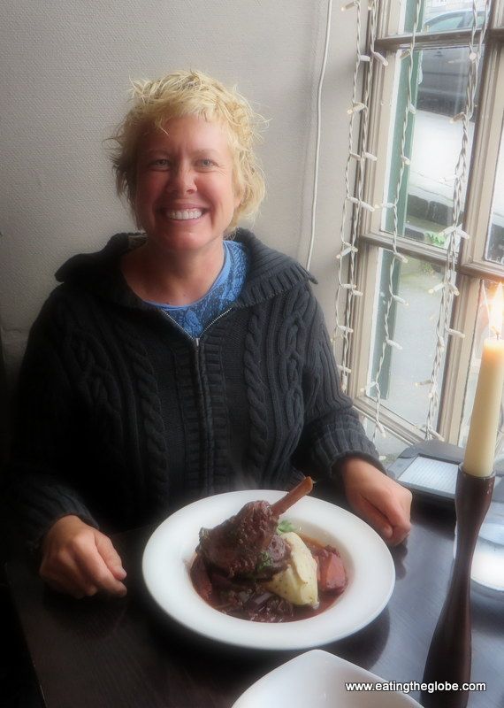 Valen Dawson at The Magnum